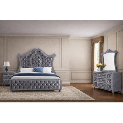 Luxury Upholstered Panel Bedroom Set with Velvet Tufted Headboard in Gray