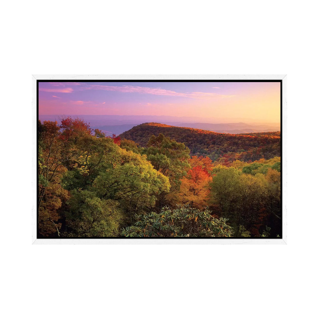 Blue Ridge Mountains With Deciduous Forests In Autumn, North Carolina von Tim Fitzharris - Gallery-Wrapped Canvas Giclée...