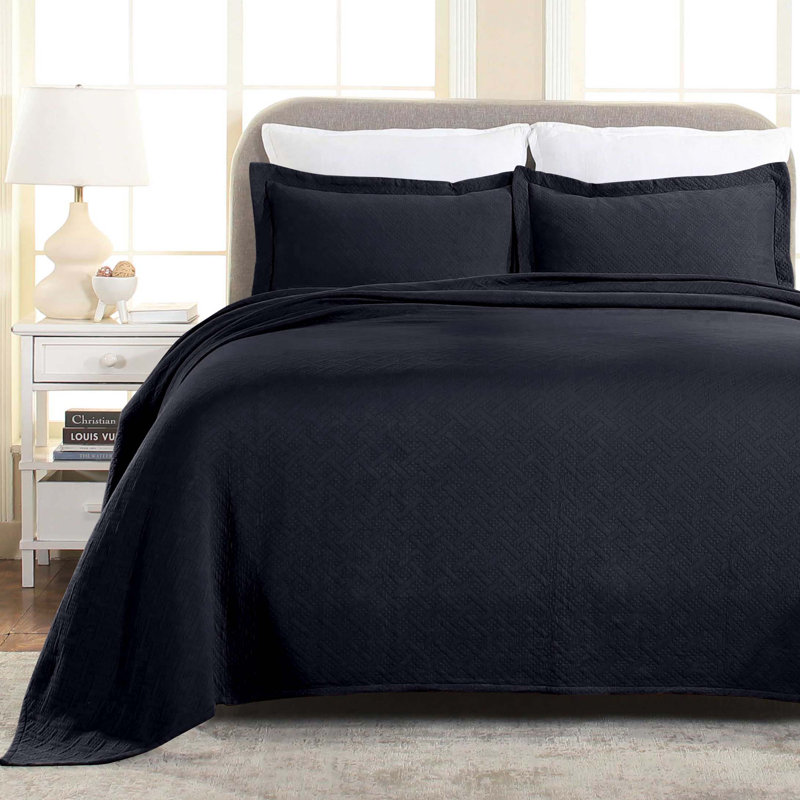 Superior 100% Cotton Matelassé Basketweave All-Season Bedspread with Pillow Sham Set, Full + 2 Shams, Navy Blue
