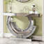 Console moderne avec diamant concassé en forme de 3c, centre en miroir argenté pour le salon, matériaux de haute qualité, conception en diamant incurvé facile à assembler, bords de miroir polis à la main, audacieux