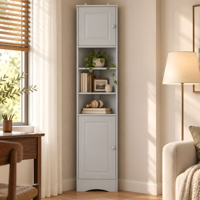 Grande armoire de rangement grise de coin pour la salle de bain, tour à linge autoportante avec 2 portes, tablettes ouvertes et tablettes réglables, conception anti-basculement pour petite salle de bain