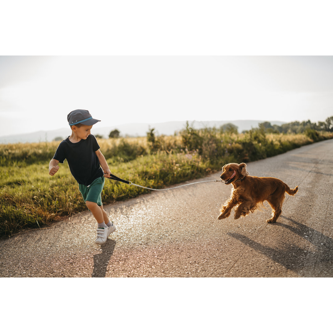 Running Together von Bojanstory - Druck ohne Rahmen auf Leinwand