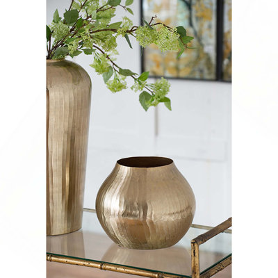 Un vase décoratif décoratif fabriqué en aluminium de haute qualité pour une durabilité, une stabilité et un nettoyage facile