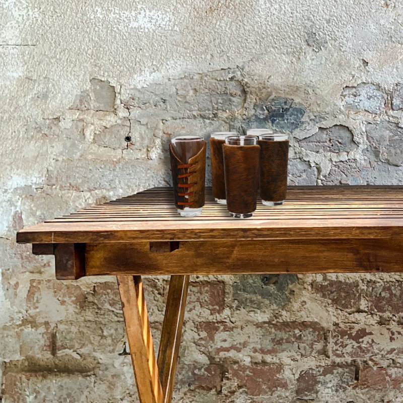 Ensemble de 6 verres à liqueur en cuir de vache