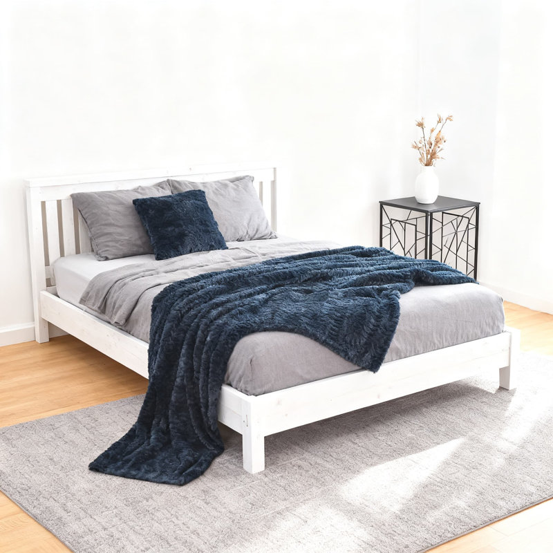 Conception ultra douce et moelleuse à 2 couches pour un maximum de chaleur et de confort, parfaite pour le lit, le canapé et la décoration intérieure