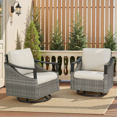 Ensemble de 2 chaises berçantes d'extérieur pivotantes et berçantes d'extérieur en osier gris avec coussins beiges pour le porche ou la cour