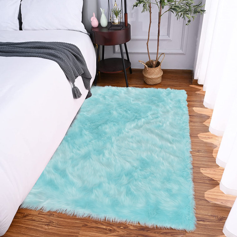 Chasty Faux Sheepskin Indoor Rug, Rectangle 4' x 6'