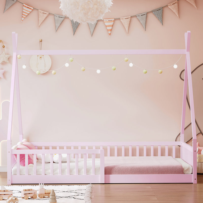 Lit en bois avec clôture, offrant un espace de jeu et de sommeil magique pour l'aventure de votre enfant, Pink