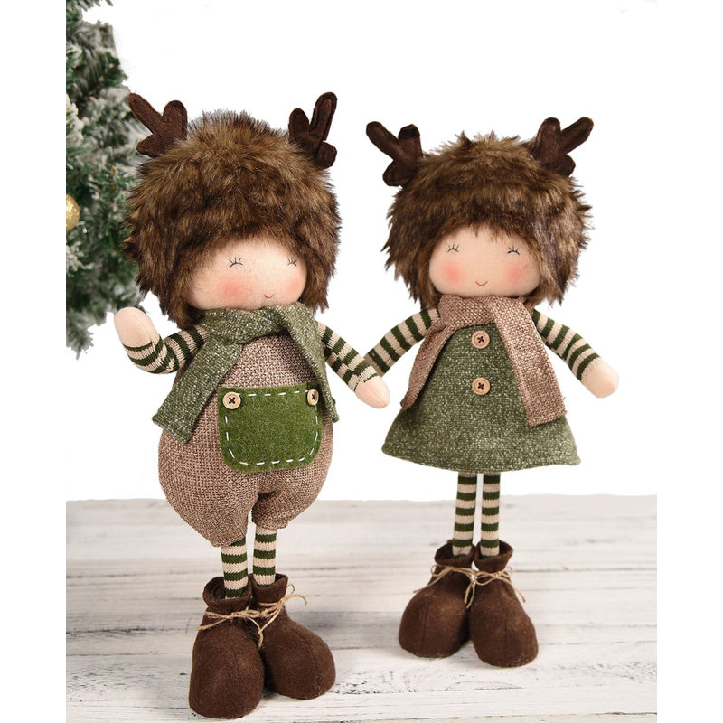Enfants en chapeau de cerf en fourrure