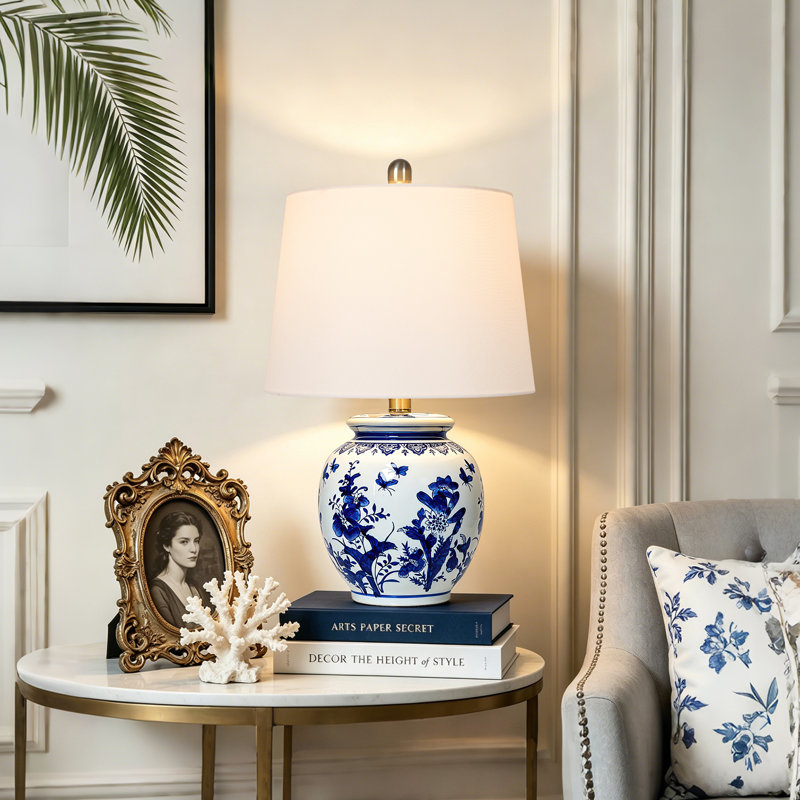 Lampe de table classique en céramique bleue et blanche 21 po pour chambre à coucher, lampe de table de chevet en porcelaine traditionnelle