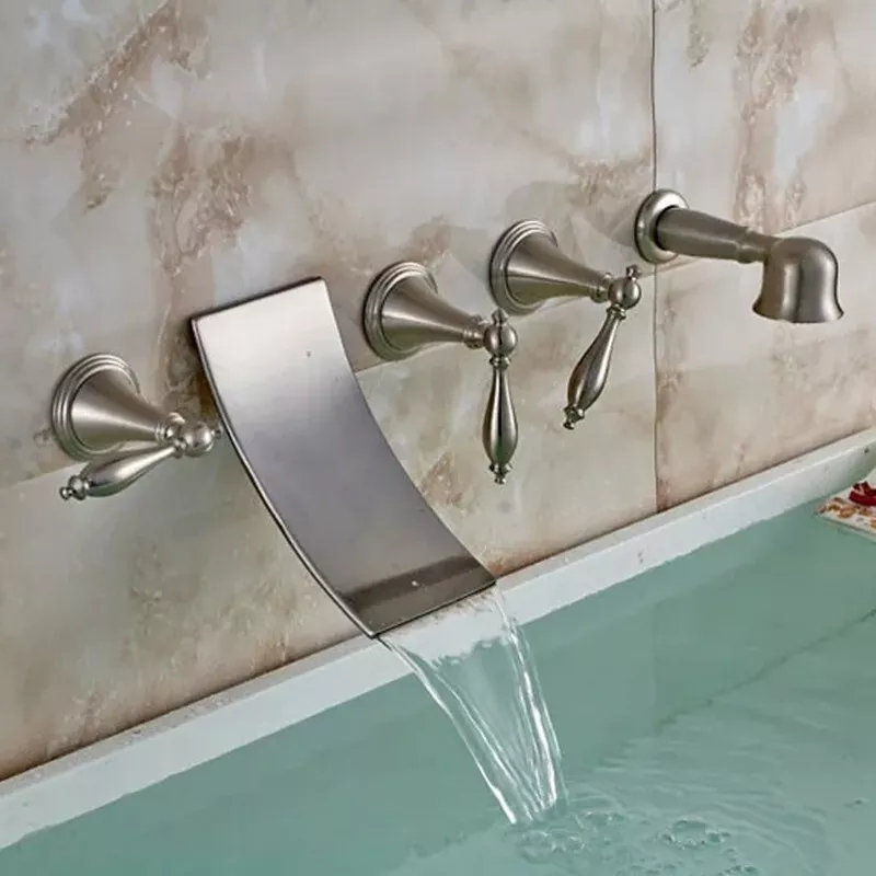 Robinet de baignoire 3 poignées