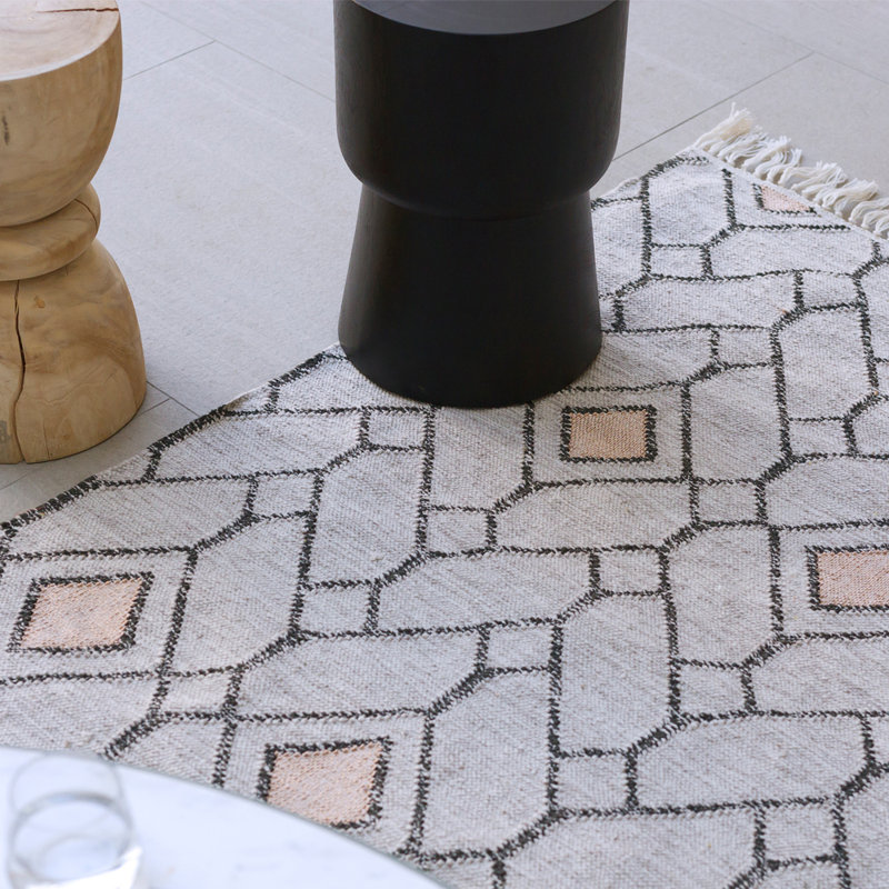 Ashes Geometric Area Rug in Gray/Beige, Runner 2'7" x 13'1"