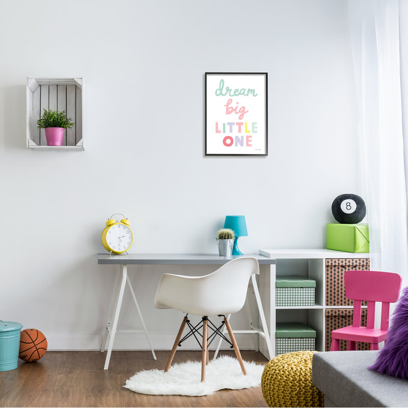 «Dream Big Little One», art typographique pastel pour enfants, H 20 po x l 16 po, Giclée encadrée noir minuit