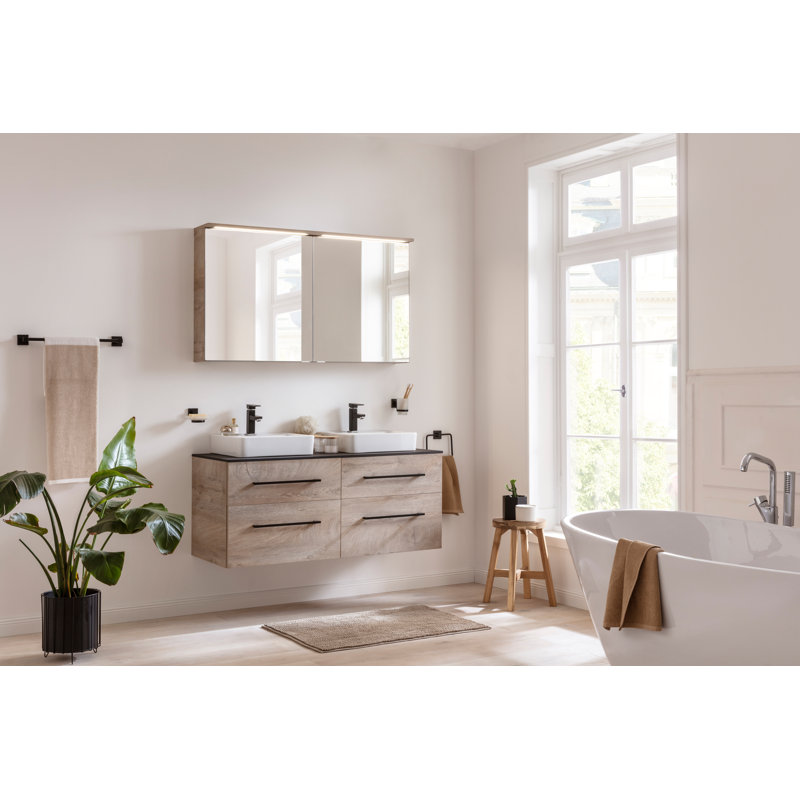 121 Cm Wide Wall-Mounted Single Washbasin