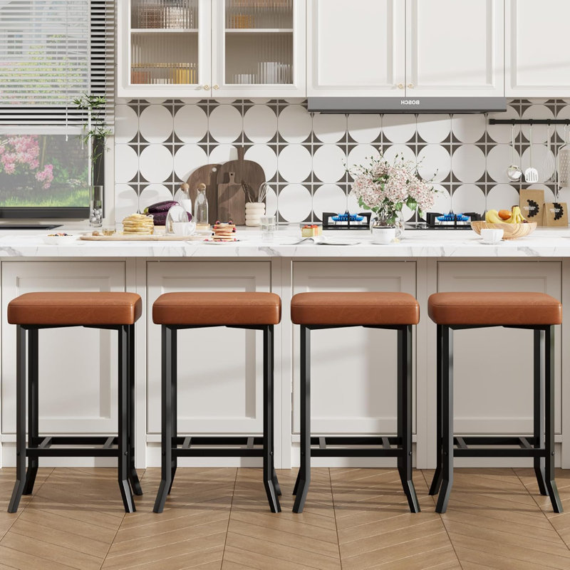 Tabourets de bar modernes, hauteur du comptoir, siège rembourré en similicuir, pieds en métal asymétriques, compacts pour les petits espaces, montage facile, brun, ensemble de 4