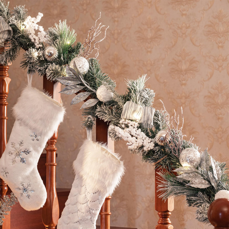 30cm Lighted Garland with Lights