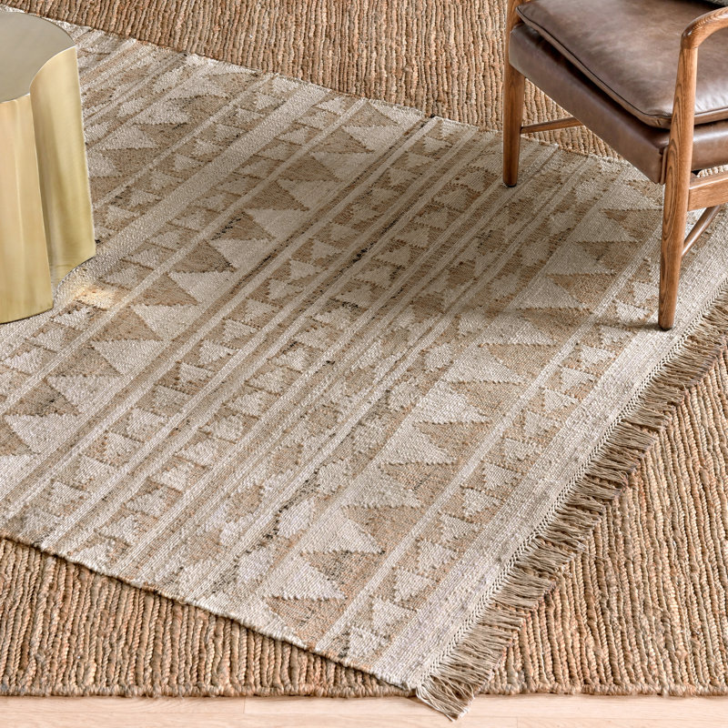 Soumak Jute / Sisal Area Rug in Beige, Rectangle 6' x 9'