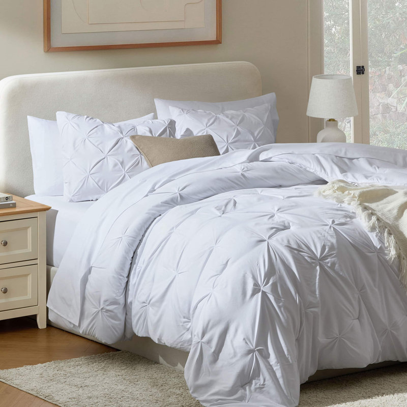 White Queen Down Alternative Microfiber 7-Piece Bedding Set