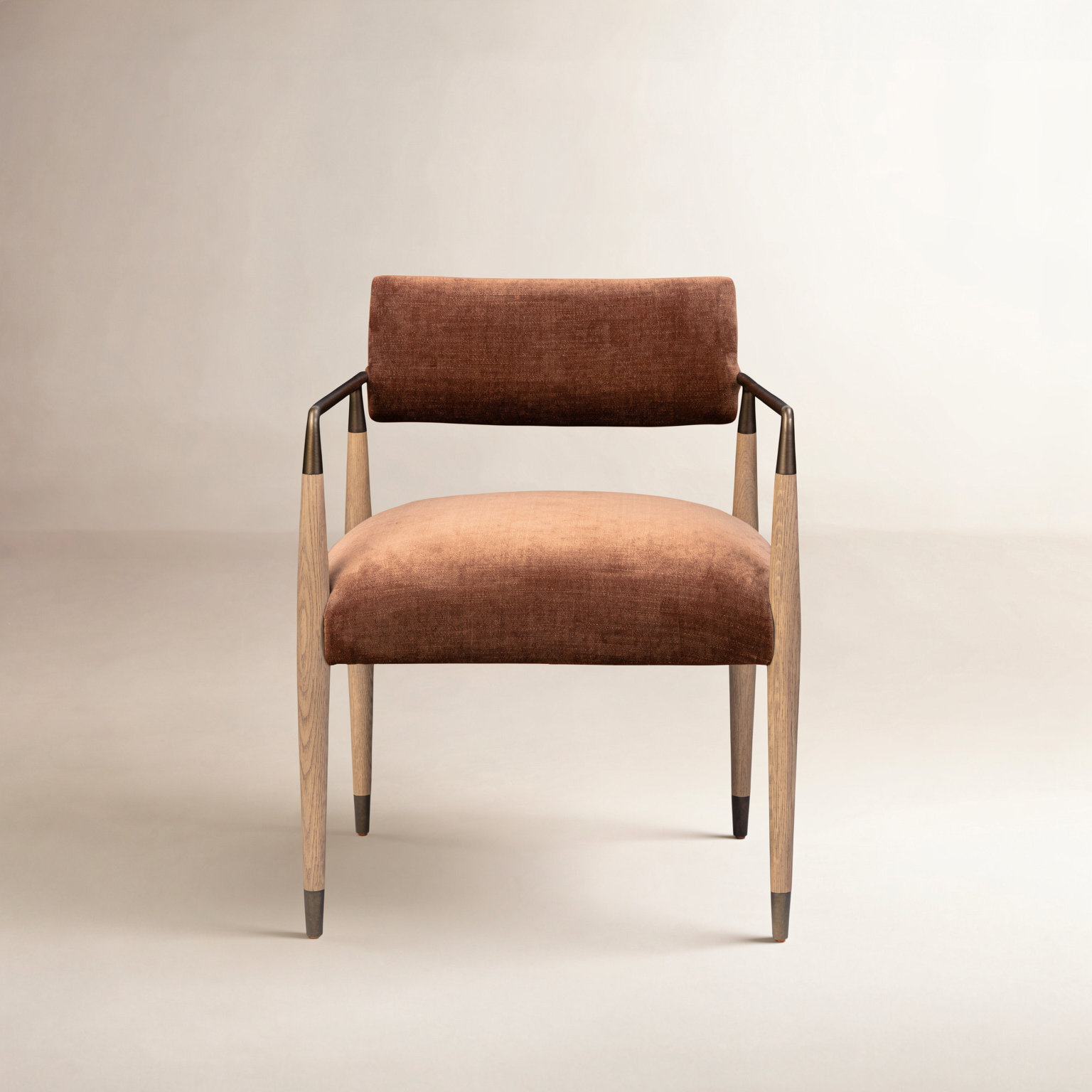 Damari Linen Oak Armchair, Drifted Oak/Brushed Brass, Altair Sienna