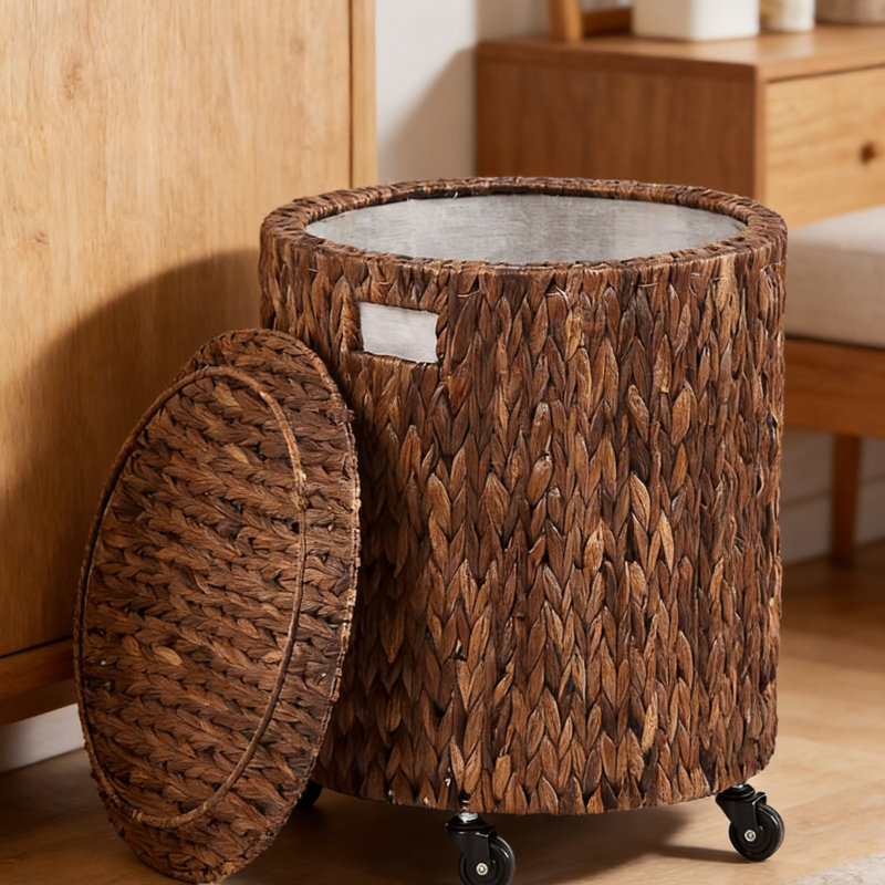 Repose-pieds brun en jacinthe d'eau tissée avec couvercle et roulettes | Sac à roulettes rond pour salon ou chambre à coucher | Bac rustique de style campagnard | Repose-pieds et organisateur multifonctionnels