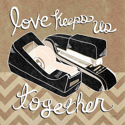 «Love Keeps Us Together Taupe» par Mary Urban - art textuel sur toile tendue