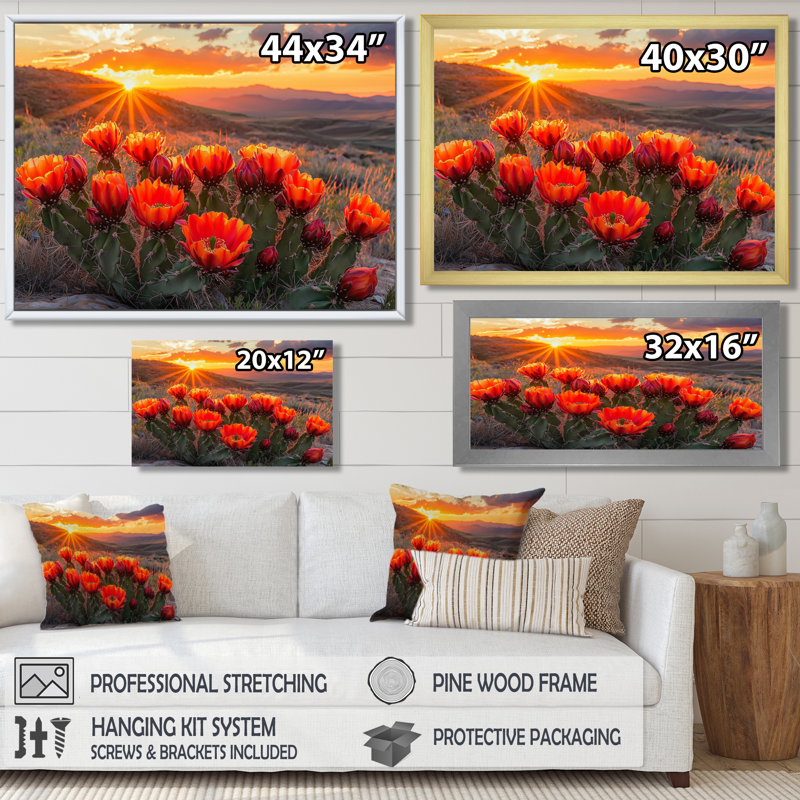 Cactus en fleurs au coucher du soleil II - Cactus, art mural, Argent argent, H 12 po x l 20 po, Cadre flottant
