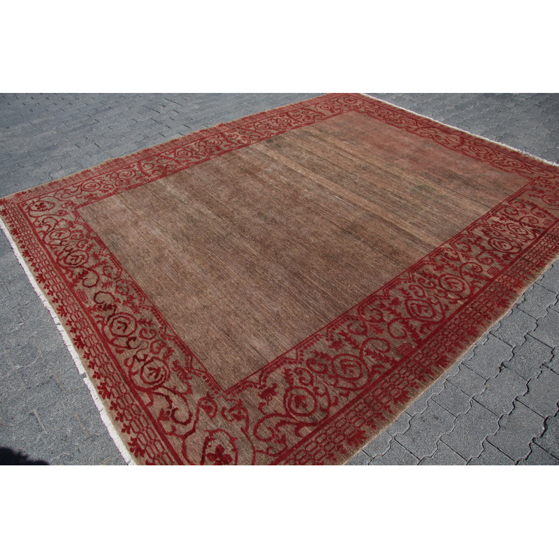 Tapis Oushak classique rouge avec motif complexe pour une décoration intérieure élégante