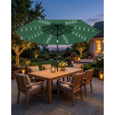 Parasol de patio 10 pi avec lumières solaires, parasol de table 8 côtes avec manivelle inclinable et 40 DEL pour terrasse de piscine extérieure vert foncé