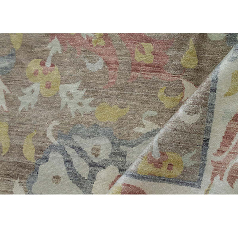 Wool Oriental Area Rug in Ivory