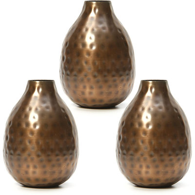 Ensemble de 3 vases à bourgeons en métal Hosley - votre choix de couleurs. 4,5 pouces de haut. Pièce décorative idéale pour les tables basses et les tables d'appoint ainsi que pour les arrangements floraux séchés (finition bronze antique 3)