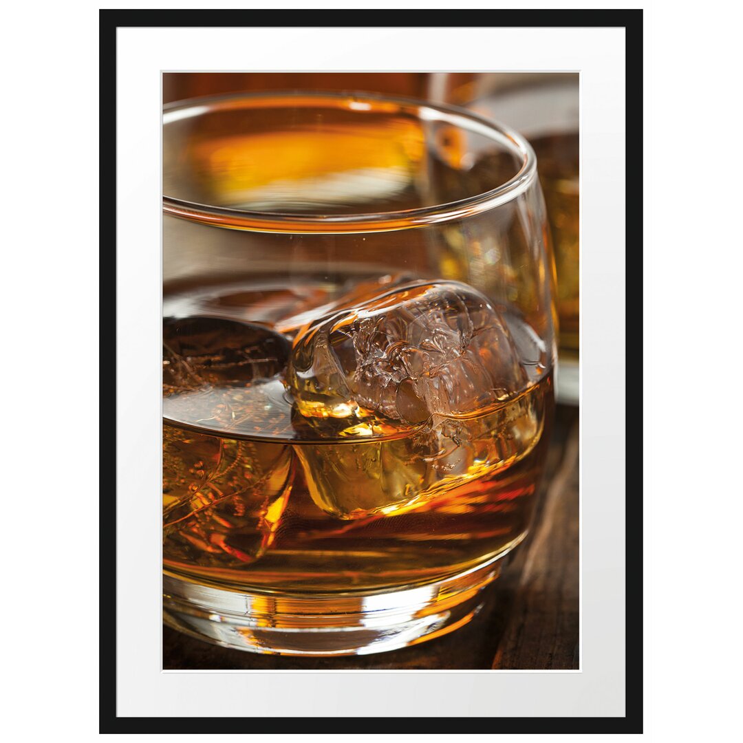 Gerahmtes Poster Goldgelber Whisky