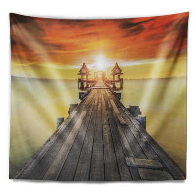 Pier, paysage marin, jetée énorme en bois, tapisserie jaune soleil