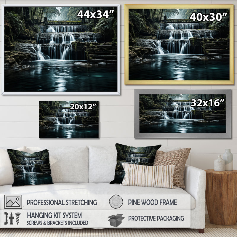 Cascade éternelle I - impression sur toile, H 34 po x l 44 po x P 1,5 po, Silver Floater Framed