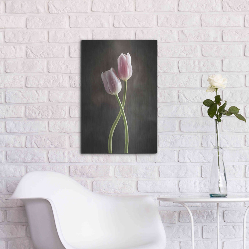 «Spring Tulips V» par Debra Van Swearingen, H 24 po x l 16 po