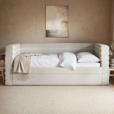 Yuma Guest Bed Boucle 