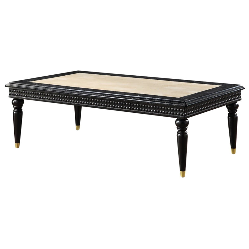 Table basse à 4 pieds