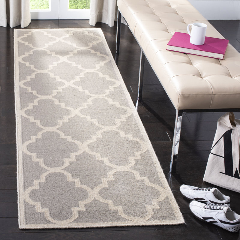 Rodgers Hand Woven Flat Weave Wool/Cotton Geometric Rug in Ivory/Gray, Runner 2'6" x 14'