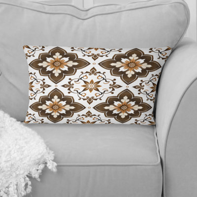 Coussin lombaire brun et beige à motif quadrilobe II