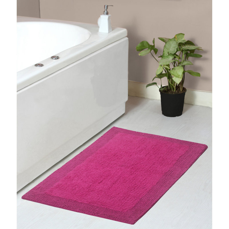 Tapis de bain réversible de couleur unie BRUSS, Rose millennial, L 21 po x L 34 po