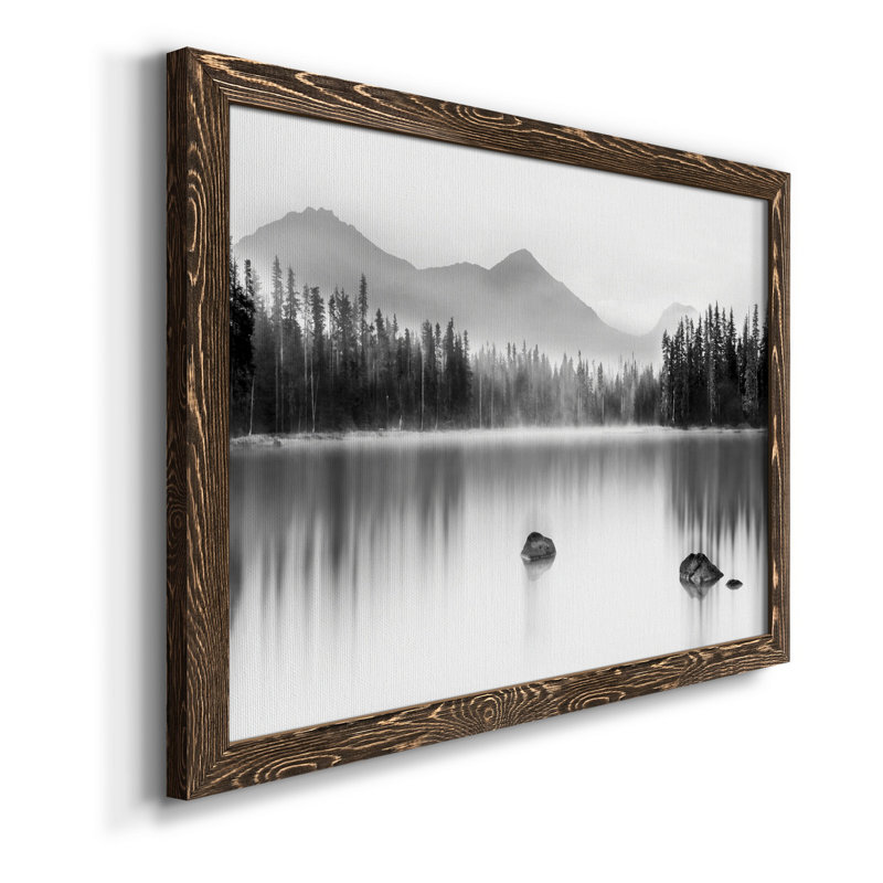 Mountain Reflection - Photographie de cadre photo sur toile, H 31,5 po x l 23,5 po x P 1,5 po, Noyer