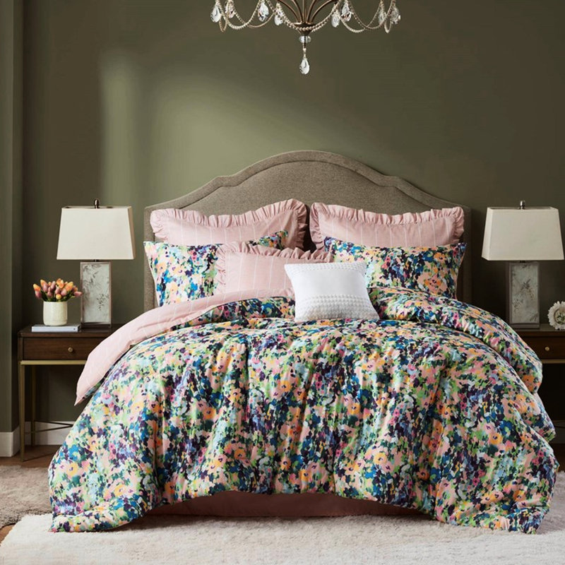 Couette 8 pièces pour lit king, motif floral abstrait, finitions soignées, imprimé numérique, jupe de lit sur mesure et rembourrage moelleux.