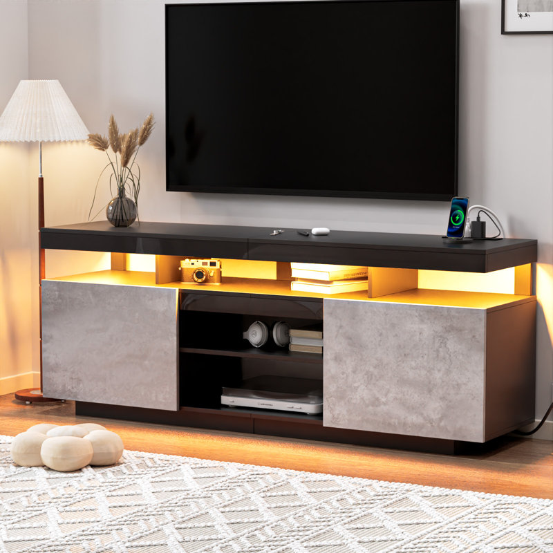 Giess TV Stand for TVs up to 70'', Gaming Entertainment Center with Outlets and LED Lights, Gray