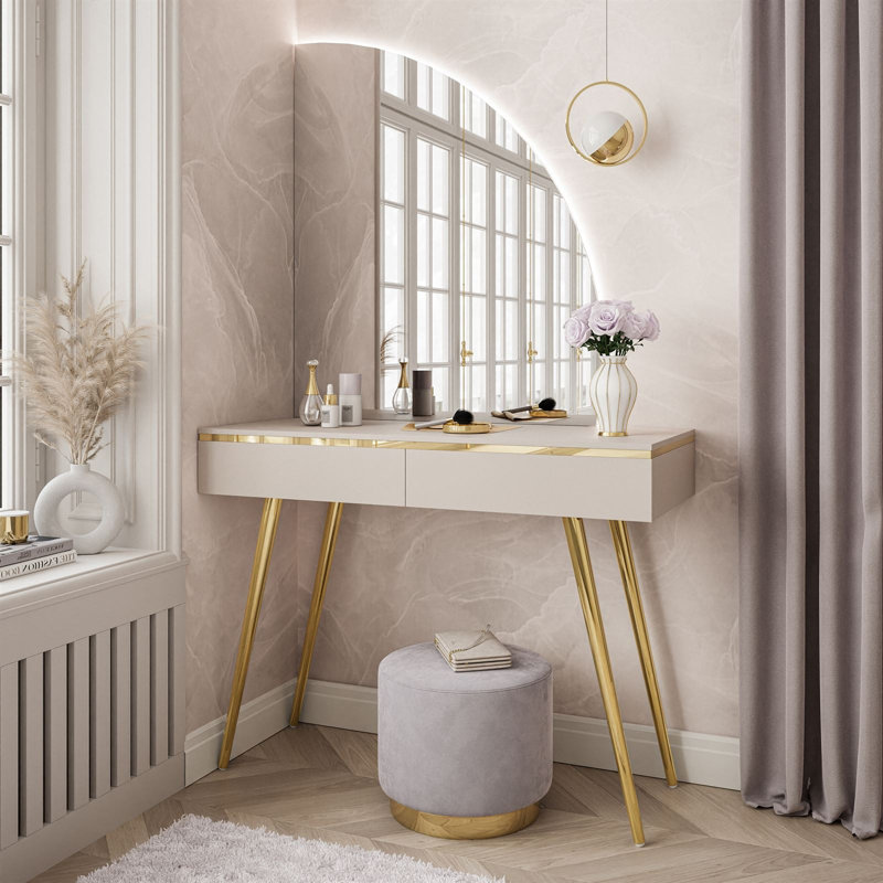 Avdulah Dining Table