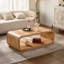 Table basse moderne en bois clair incurvé moderne avec cadre ouvert et rangement ouvert pour les salons contemporains