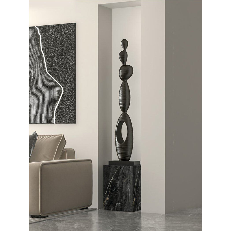 Sculpture de sol moderne en fibre de verre noire avec finition texturée, H 47,24 po x l 9,06 po x P 5,91 po