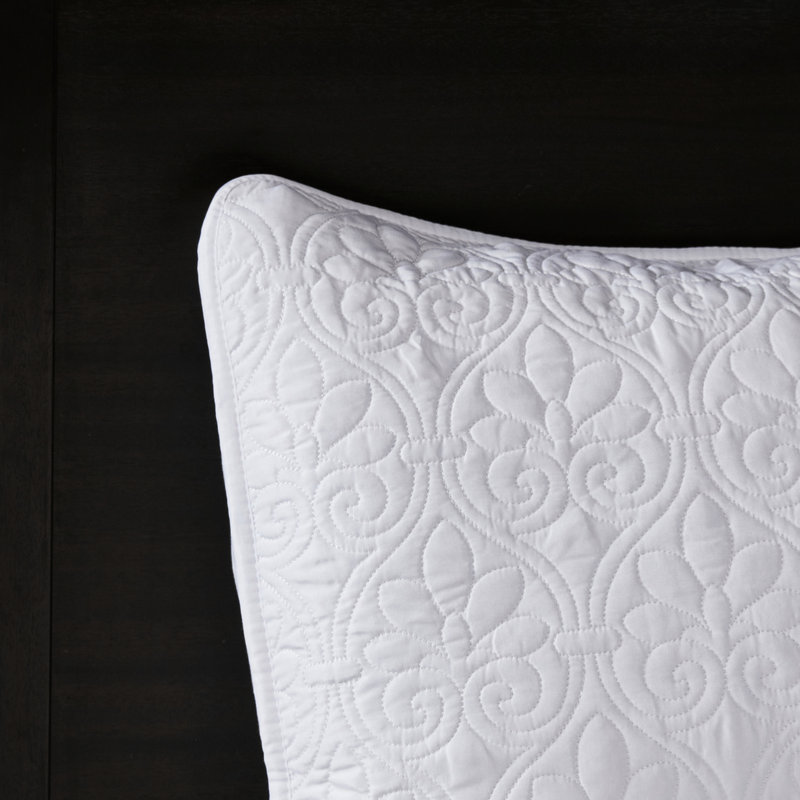 Couvre-lit réversible très grand blanc - Le rembourrage attrayant en coton prélavé matelassé pour un sommeil agréable comprend deux taies décoratives lavables à la machine pour révéler un confort époustouflant