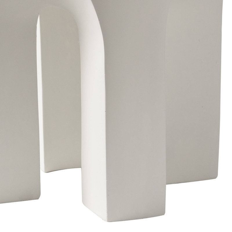 Table d'appoint ronde Timitra 17 po, table de chevet intérieure/extérieure, en fibre de pierre résistante aux intempéries avec base arquée sculpturale, table d'appoint moderne pour salon, patio et chambre