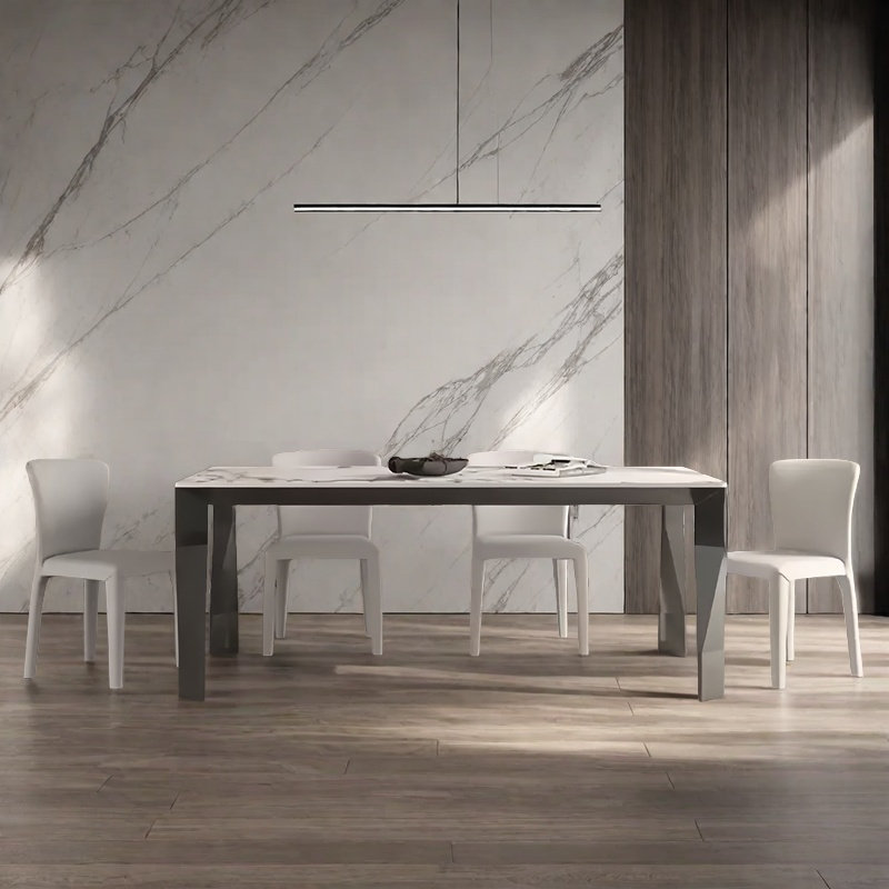 Petit appartement avec table et chaises simples, H 29,5 po x L 94,4 po x l 39,3 po