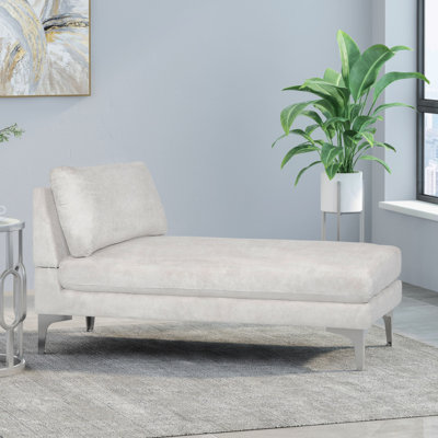CHAISE LUNGE