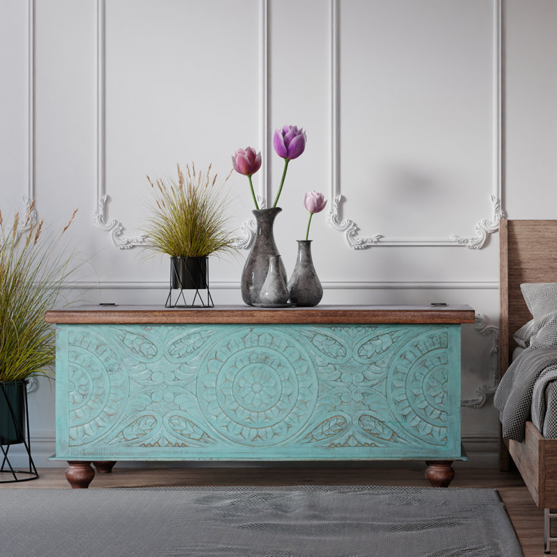 Eilifur Solid Wood Accent Trunk, Green